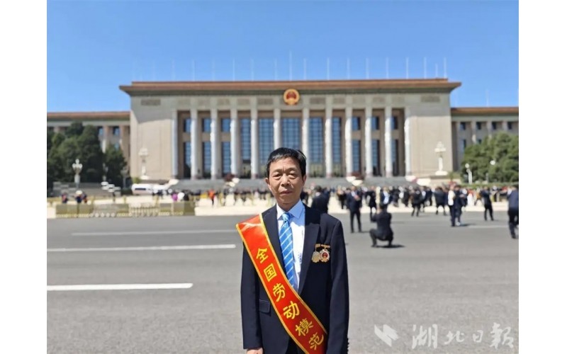 全國(guó)勞模盧志軍：為國(guó)守糧綻放人生光彩